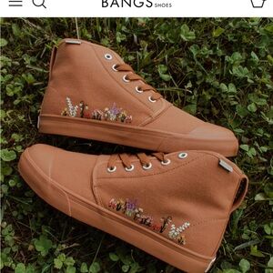 Bangs Shoes (embroidered flowers)